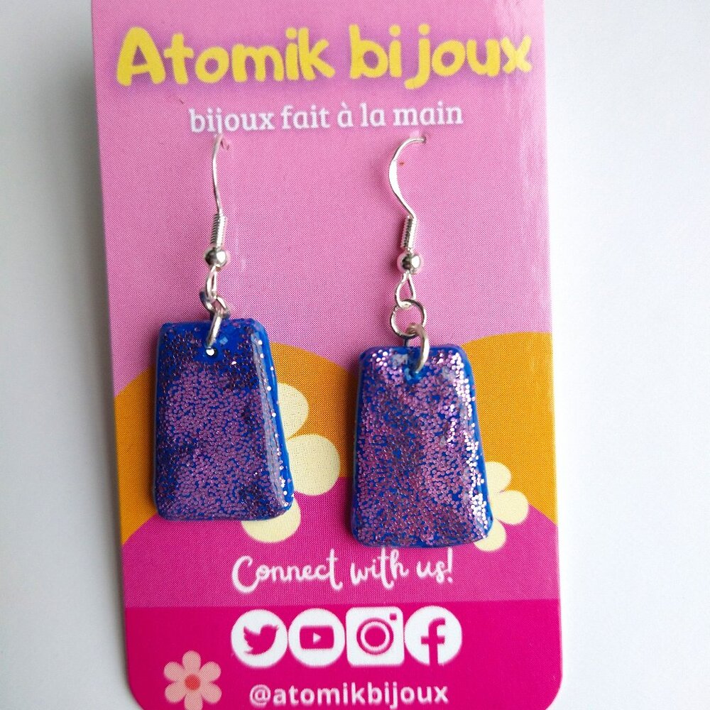 Handmade gloss pink polymer clay earrings. Boucles d'oreilles fait à la main